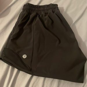 black lululemon hotty hots size 6